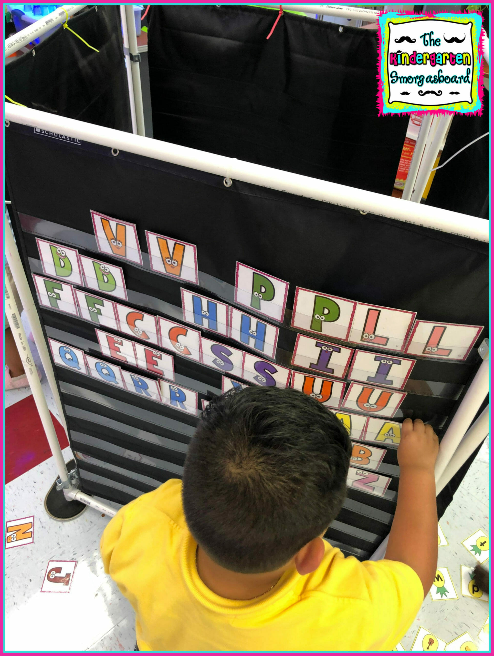 Using The Pocket Chart Scaled The Kindergarten Smorgasboard